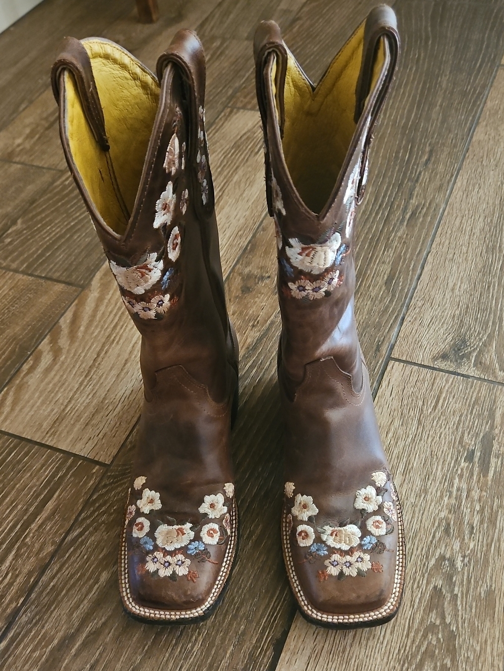 Women's Brown Embroidered Western Boots - Floral Detail